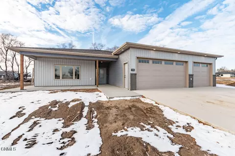 506 Koenig Dr, Bismarck, ND 58504 photo 10