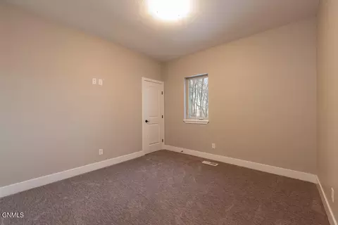 506 Koenig Dr, Bismarck, ND 58504 photo 21