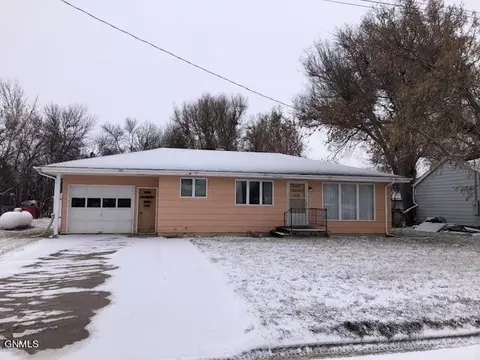 510 Glenwood Ave, Plentywood, MT 59254
