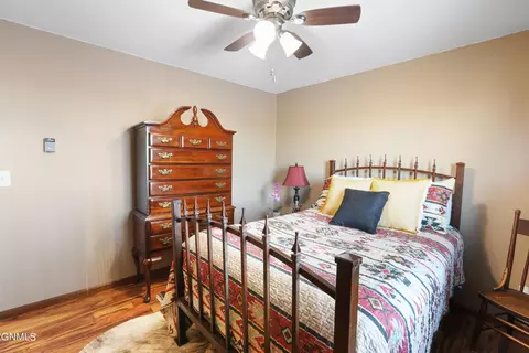 Bedroom - 11916 47th St NW, Epping, ND 58843 photo 4 of 8