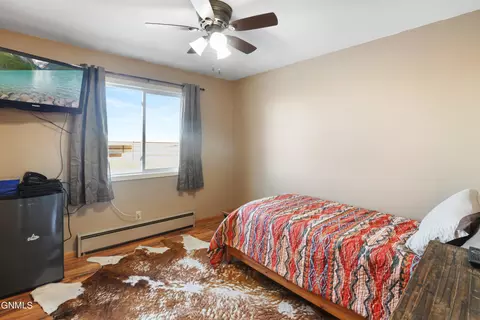 Bedroom - 11916 47th St NW, Epping, ND 58843 photo 5 of 8
