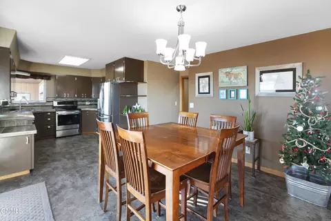 Dining - 11916 47th St NW, Epping, ND 58843 photo 1 of 3