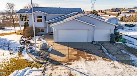 7210 Bridger Dr, Bismarck, ND 58503
