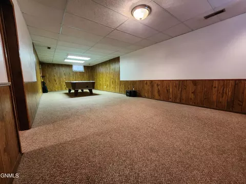 Living - 924 Constitution Dr, Bismarck, ND 58501 photo 5 of 5