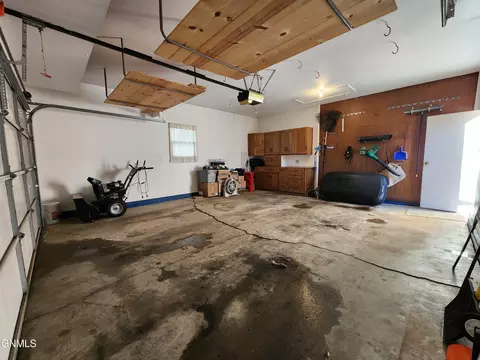 Exterior - 924 Constitution Dr, Bismarck, ND 58501 photo 7 of 15