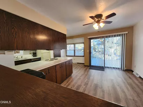 Kitchen - 924 Constitution Dr, Bismarck, ND 58501 photo 1 of 7