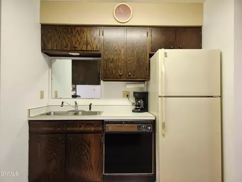 Kitchen - 924 Constitution Dr, Bismarck, ND 58501 photo 3 of 7