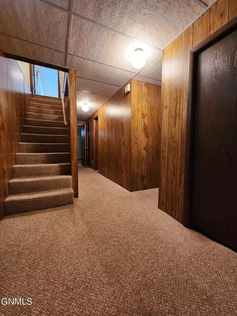 Entry Way - 924 Constitution Dr, Bismarck, ND 58501 photo 3 of 3