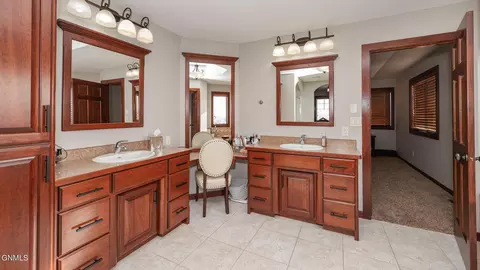 4909 Cornice Dr, Bismarck, ND 58503 photo 35