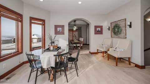4909 Cornice Dr, Bismarck, ND 58503 photo 15