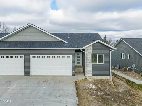 Exterior - 3202 E Divide Ave, Bismarck, ND 58501 photo 5 of 14