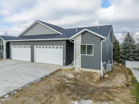 Exterior - 3202 E Divide Ave, Bismarck, ND 58501 photo 12 of 14