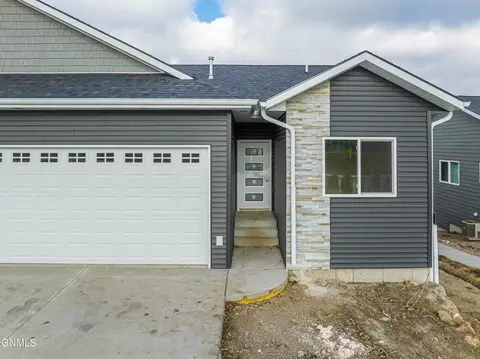 Exterior - 3202 E Divide Ave, Bismarck, ND 58501 photo 13 of 14