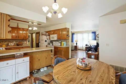 812 24th St E, Williston, ND 58801 photo 9