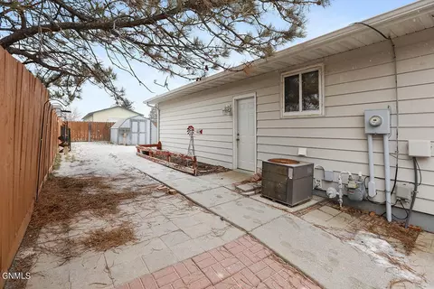 812 24th St E, Williston, ND 58801 photo 28
