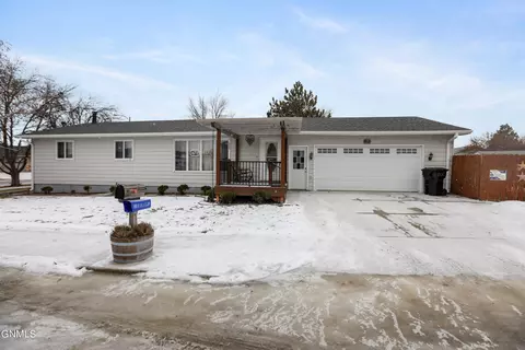 812 24th St E, Williston, ND 58801