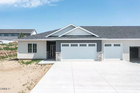 303 Calvert Dr, Bismarck, ND 58503