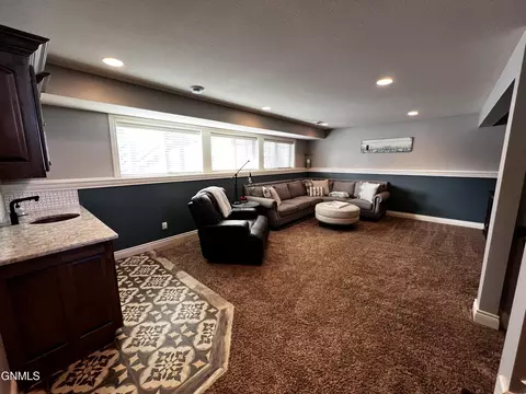 1519 Creekside Dr, Williston, ND 58801 photo 52