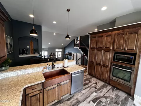 1519 Creekside Dr, Williston, ND 58801 photo 24