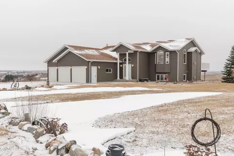 885 188th Ave NE, Baldwin, ND 58521 photo 2