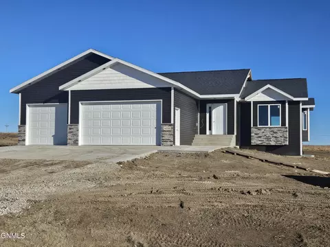 4558 Trailblazer Loop, Mandan, ND 58554