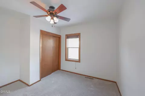 1007 4th St W, Williston, ND 58801 photo 5