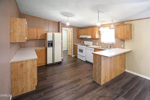 3103 18th Ave W, Williston, ND 58801 photo 8