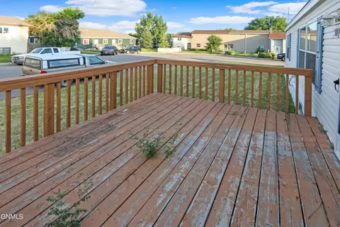3103 18th Ave W, Williston, ND 58801 photo 3