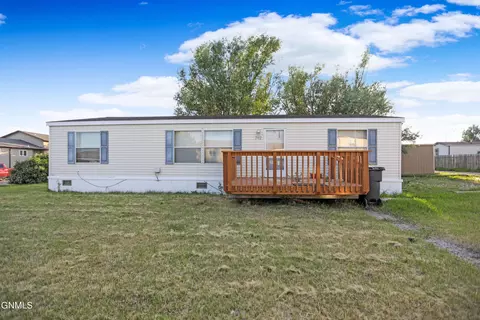3103 18th Ave W, Williston, ND 58801