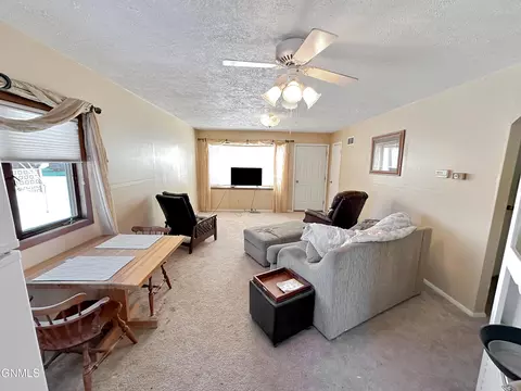 710 14th St W, Williston, ND 58801 photo 6