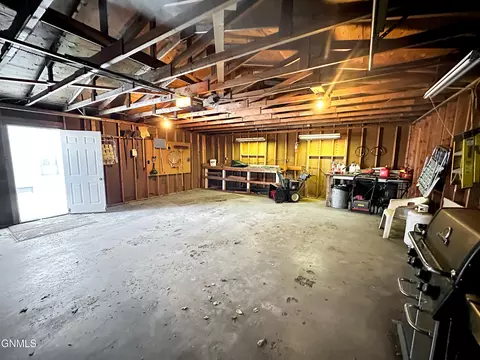 710 14th St W, Williston, ND 58801 photo 26