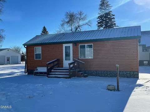 223 Florence St S, Streeter, ND 58483