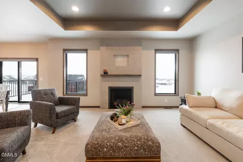 5211 Jasper Dr, Bismarck, ND 58503 photo 6