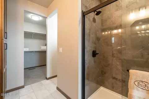 5211 Jasper Dr, Bismarck, ND 58503 photo 24