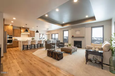 5211 Jasper Dr, Bismarck, ND 58503 photo 4