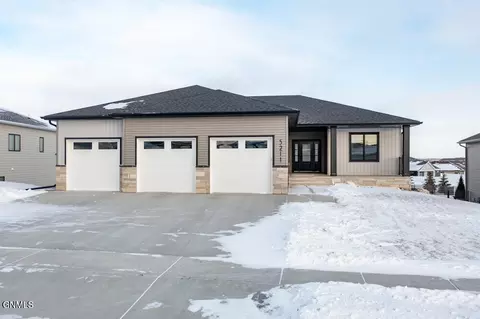 5211 Jasper Dr, Bismarck, ND 58503