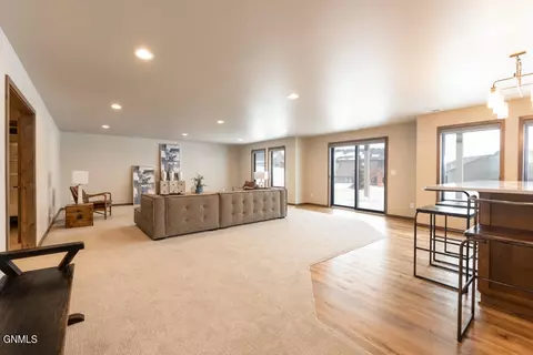 5211 Jasper Dr, Bismarck, ND 58503 photo 32