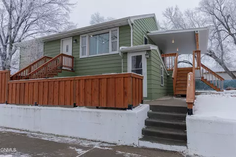 2302 Rosser Ave, Bismarck, ND 58501
