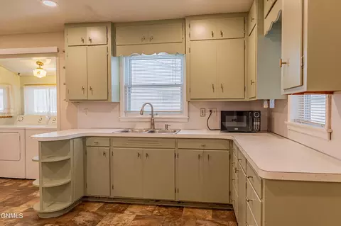 2302 Rosser Ave, Bismarck, ND 58501 photo 5