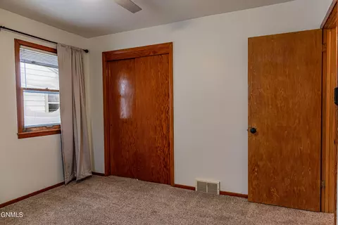 2302 Rosser Ave, Bismarck, ND 58501 photo 23