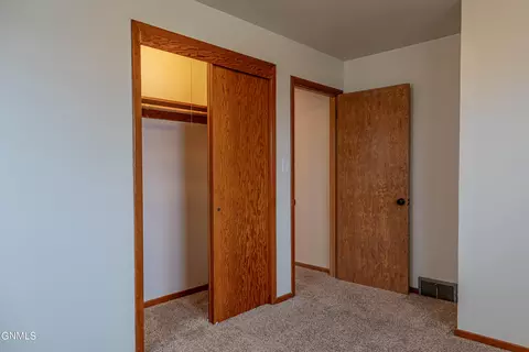 2302 Rosser Ave, Bismarck, ND 58501 photo 28