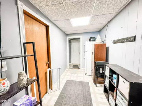 702 University Ave, Williston, ND 58801 photo 11