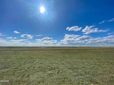 3027 44th Ave W, Williston, ND 58801 photo 3