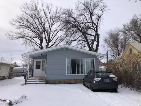 505 Hill St, Plentywood, MT 59254