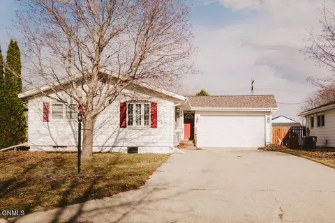 1410 5th Ave NE, Jamestown, ND 58401