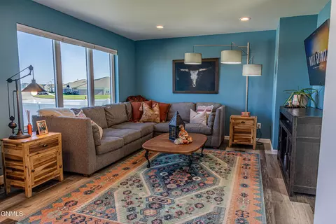 2006 34th Ave SE, Mandan, ND 58554 photo 6