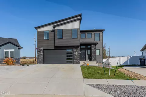 2006 34th Ave SE, Mandan, ND 58554 photo 2
