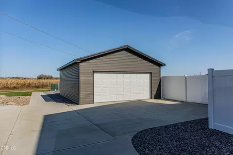 2006 34th Ave SE, Mandan, ND 58554 photo 43