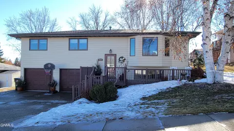 1717 Masterson Ave, Bismarck, ND 58501