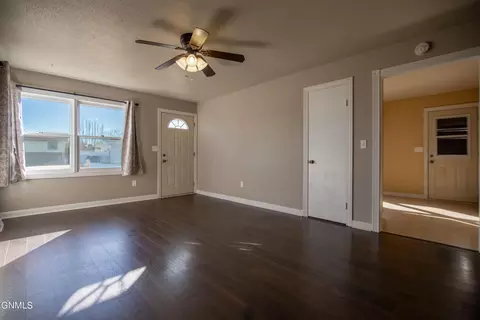 859 Dell Avenue Ave, Dickinson, ND 58601 photo 5